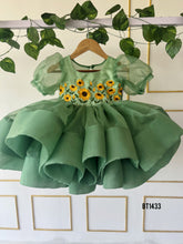 Load image into Gallery viewer, BT1433 Sunflower Sweetheart: A Sunny Ensemble for Joyful Occasions
