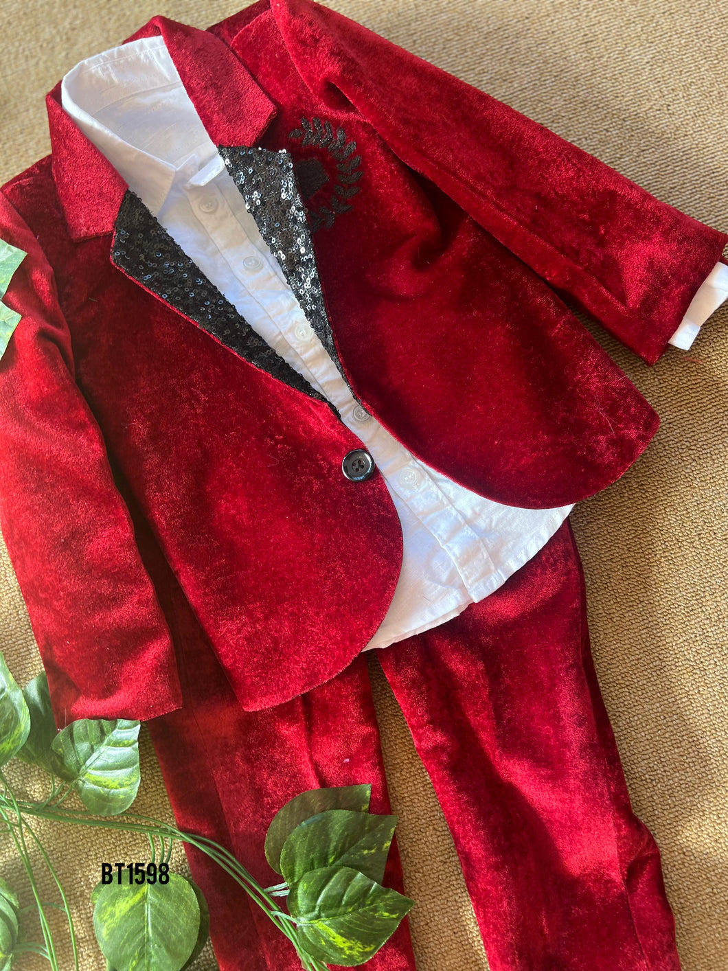 BT1598 Velvet Vogue: Boys' Ruby Red Festive Suit
