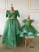 Load image into Gallery viewer, BT1433 Enchanting Green Mom-Baby Matching Dresses