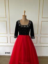 Load image into Gallery viewer, BT1945 Glamorous Red and Black Mom-Baby Dress Set