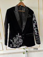 Load image into Gallery viewer, BT1938 Elegant Black Velvet Blazer with Floral Embroidery for Dad 🌿🖤