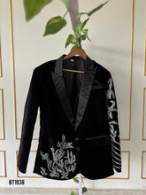 Load image into Gallery viewer, BT1938 Elegant Black Velvet Blazer with Floral Embroidery for Dad 🌿🖤