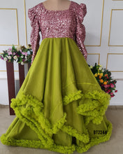 Load image into Gallery viewer, BT2244 ✨ Enchanted Garden Princess Gown For Mom – A Magical Fairytale Awaits! 🌿💖