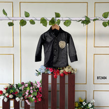 Load image into Gallery viewer, BT2404 Black Father-Son Matching Shirts with Golden Lion Embroidery – Premium Twinning Outfit for Weddings & Parties