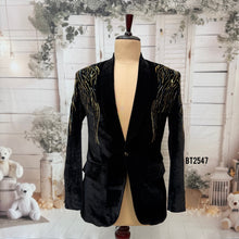 Load image into Gallery viewer, BT2547 Men’s Royal Midnight Velvet Hand-Embroidered Blazer