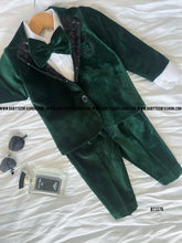 Load image into Gallery viewer, BT1379 Emerald Elegance: Boys&#39;  Velvet Suit

