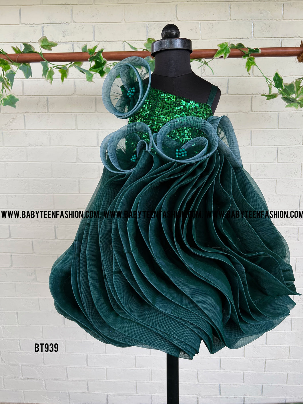 BT939 Emerald Enchantment Gown