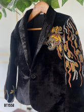 Load image into Gallery viewer, BT1558 Luxury Blazer Lion Embossed Handwork
