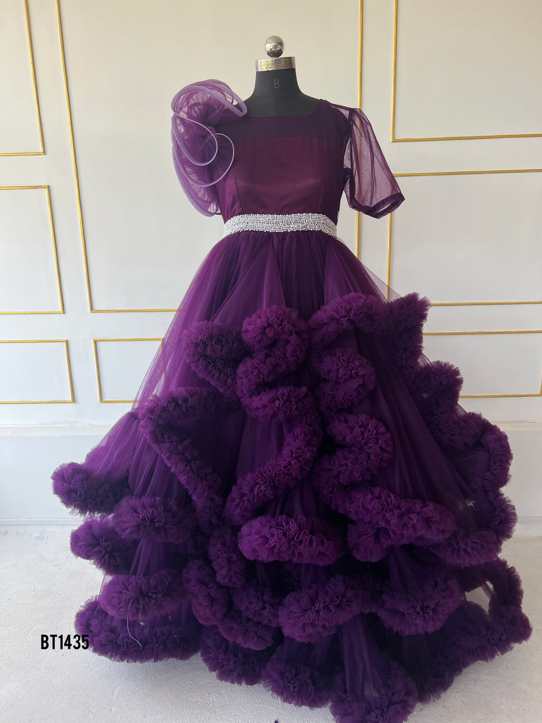 Bt1435  Heavy cloud Ruffle Statement Adult Gown