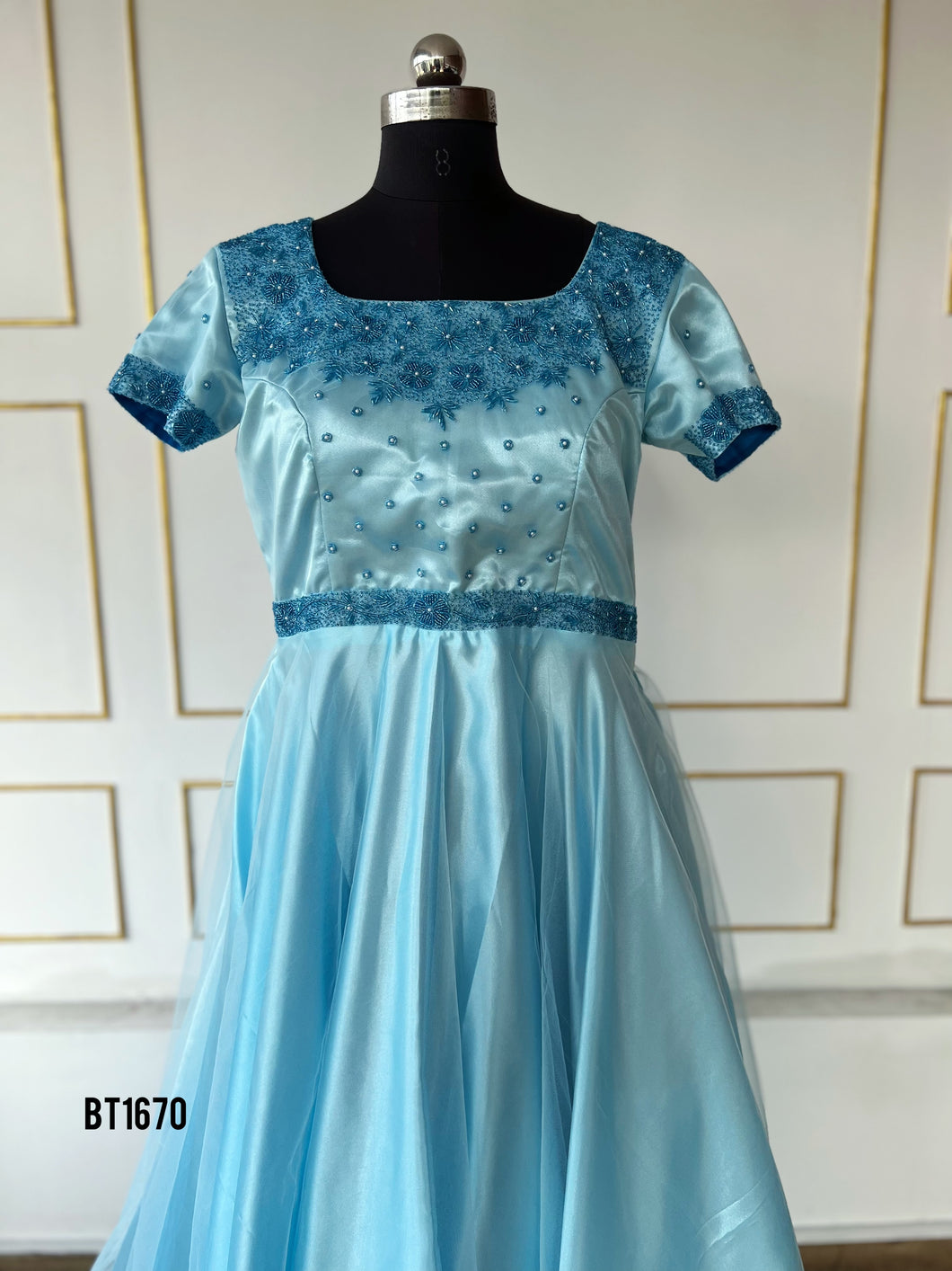 BT1670 Designer Gown For Mother For Twinning