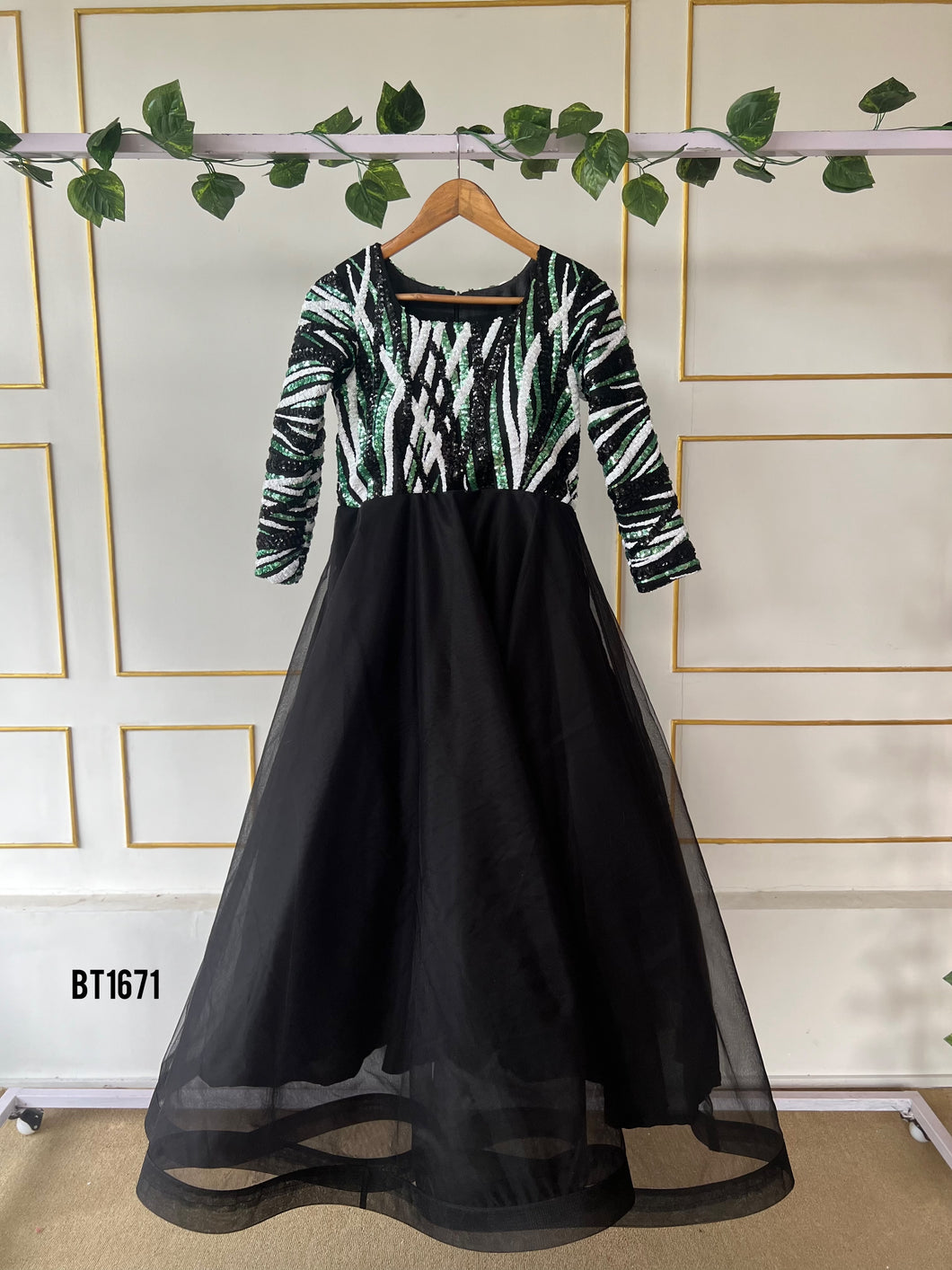 BT1671 Designer Gown For Mother For Twinning