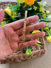 Load image into Gallery viewer, Golden Gleam - Chic Baby Hair Jewel
