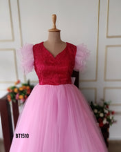 Load image into Gallery viewer, BT1510 Mommy &amp; Me Twinning Dreams in Pink 💕👗
