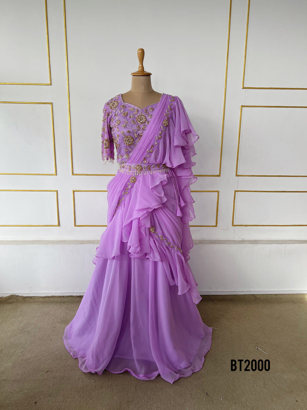 BT2000 💜 Elegant Lilac Layered Saree Gown for Stylish Moms 👑✨