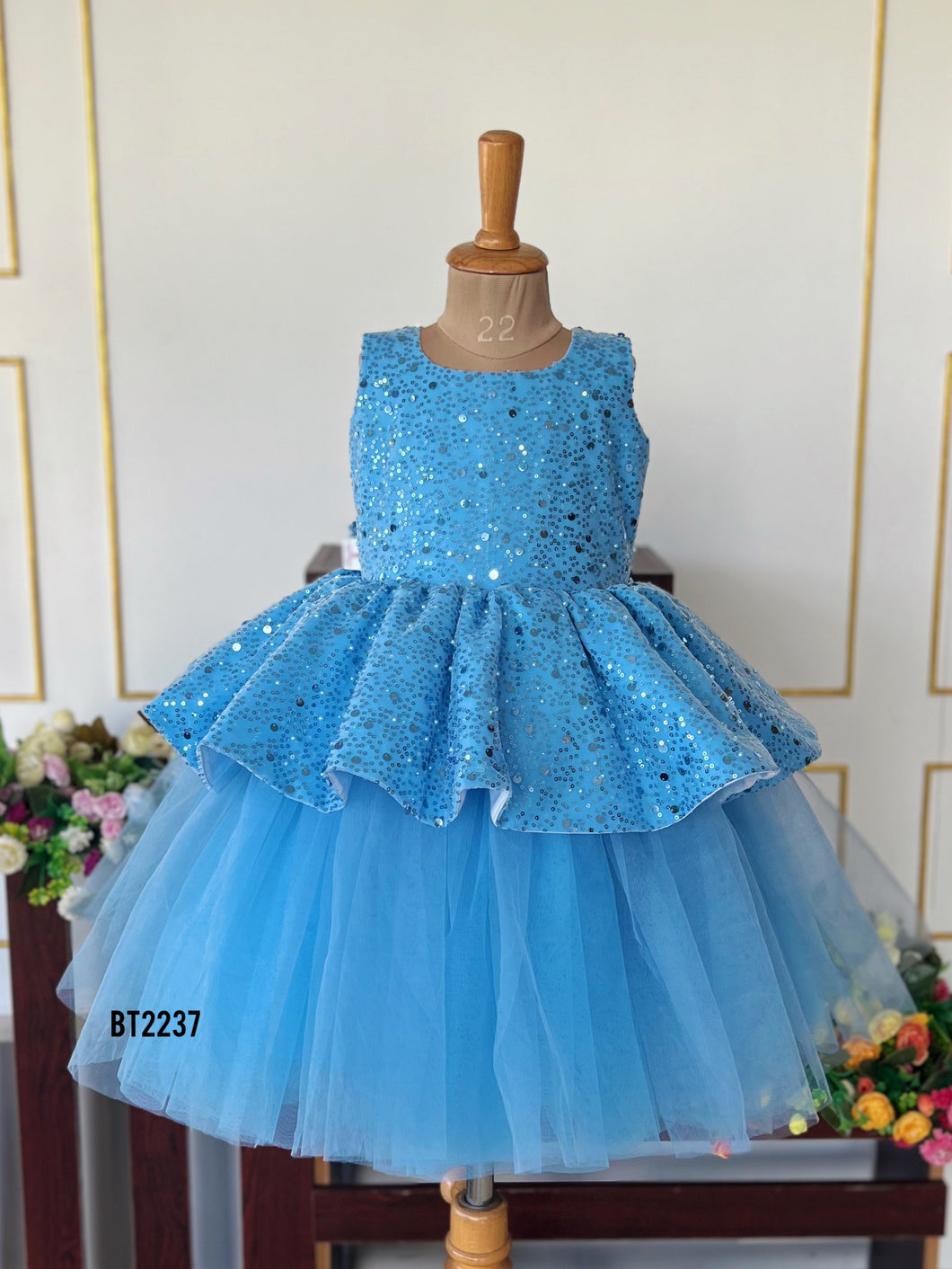 BT2237 ❄️ Sparkling Ice Princess Dress – A Magical Fairytale Look! 💙✨
