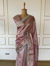 Load image into Gallery viewer, BT1811 Customisable Crushed Tissue Saree For Mom
