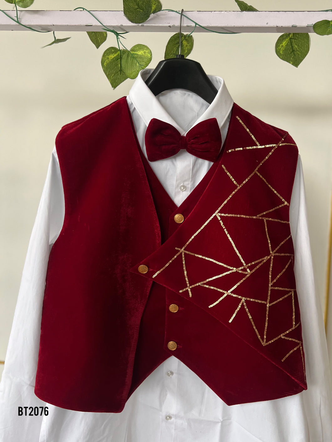 BT2076 Majestic Red Velvet Vest Ensemble for Dad –  Style with a Dashing Daddy Look 👔✨