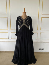 Load image into Gallery viewer, BT1987 Elegant Black Beauty: Timeless Charm for Every Celebration
