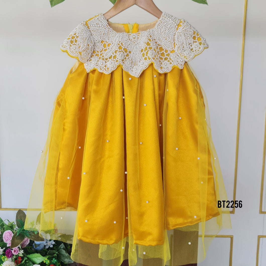 BT2256 🌟✨ Golden Princess Dress – A Fairytale Look for Your Little Star 👑💛