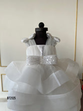Load image into Gallery viewer, BT2121 🌼 Whimsical White Elegance: A Dreamy Dress for Little Nature Lovers 🌼
