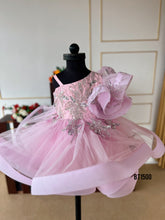 Load image into Gallery viewer, BT1500 Girls Handwork Designer Single Shoulder Frock
