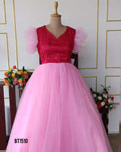 Load image into Gallery viewer, BT1510 Mommy &amp; Me Twinning Dreams in Pink 💕👗

