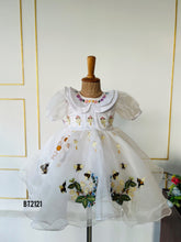 Load image into Gallery viewer, BT2121 🌼 Whimsical White Elegance: A Dreamy Dress for Little Nature Lovers 🌼

