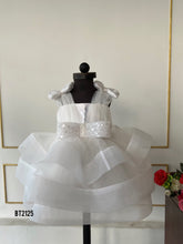 Load image into Gallery viewer, BT2121 🌼 Whimsical White Elegance: A Dreamy Dress for Little Nature Lovers 🌼
