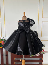 Load image into Gallery viewer, BT2147 Dazzling Black Rose Party Gown 🌹✨
