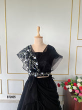 Load image into Gallery viewer, BT2035 🌸 Elegance Redefined: Timeless Black Gown for Special Celebrations 🌟
