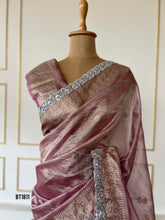 Load image into Gallery viewer, BT1811 Customisable Crushed Tissue Saree For Mom
