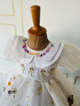 Load image into Gallery viewer, BT2121 🌼 Whimsical White Elegance: A Dreamy Dress for Little Nature Lovers 🌼
