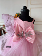 Load image into Gallery viewer, BT1500 Girls Handwork Designer Single Shoulder Frock
