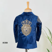 Load image into Gallery viewer, BT2559 Royal Blue Velvet Lion Emperor Blazer
