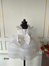 Load image into Gallery viewer, BT2121 🌼 Whimsical White Elegance: A Dreamy Dress for Little Nature Lovers 🌼
