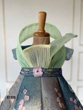 Load image into Gallery viewer, BT1810 Luxury Hand Work Flower Embroidered Party Wear
