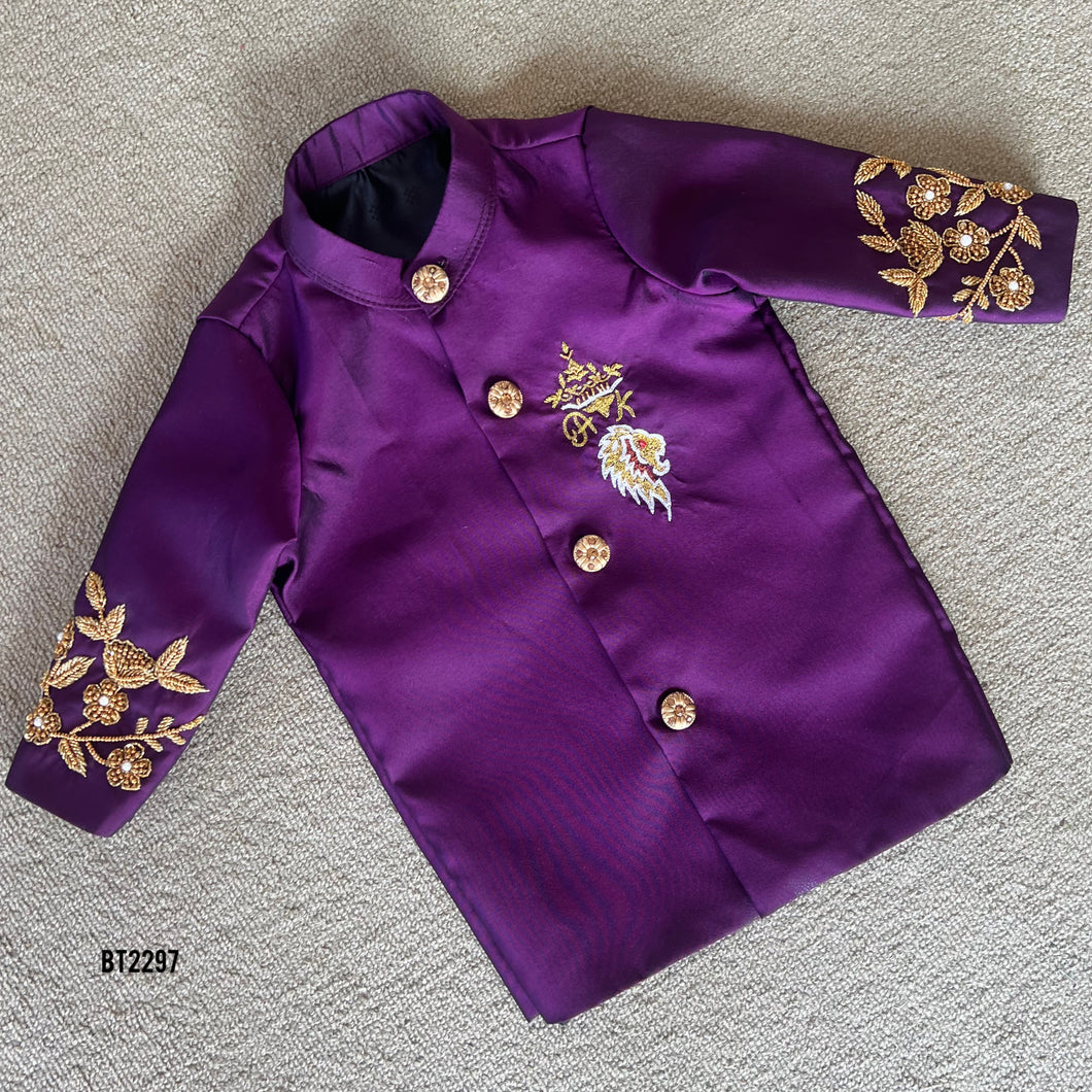 BT2297 👑 Royal Charm Prince Sherwani – A Regal Look for Your Little King! 💜✨