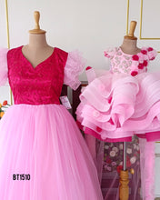 Load image into Gallery viewer, BT1510 Mommy &amp; Me Twinning Dreams in Pink 💕👗
