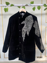 Load image into Gallery viewer, BT2067 Black Velvet Majestic Bird Jacket for Dad – Soar in Style 🦅✨
