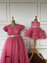 Load image into Gallery viewer, BT2031 Elegant Pink Dream Dress for Moms 🌸✨
