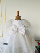 Load image into Gallery viewer, BT2121 🌼 Whimsical White Elegance: A Dreamy Dress for Little Nature Lovers 🌼

