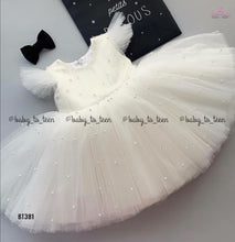 Load image into Gallery viewer, BT381 Frock
