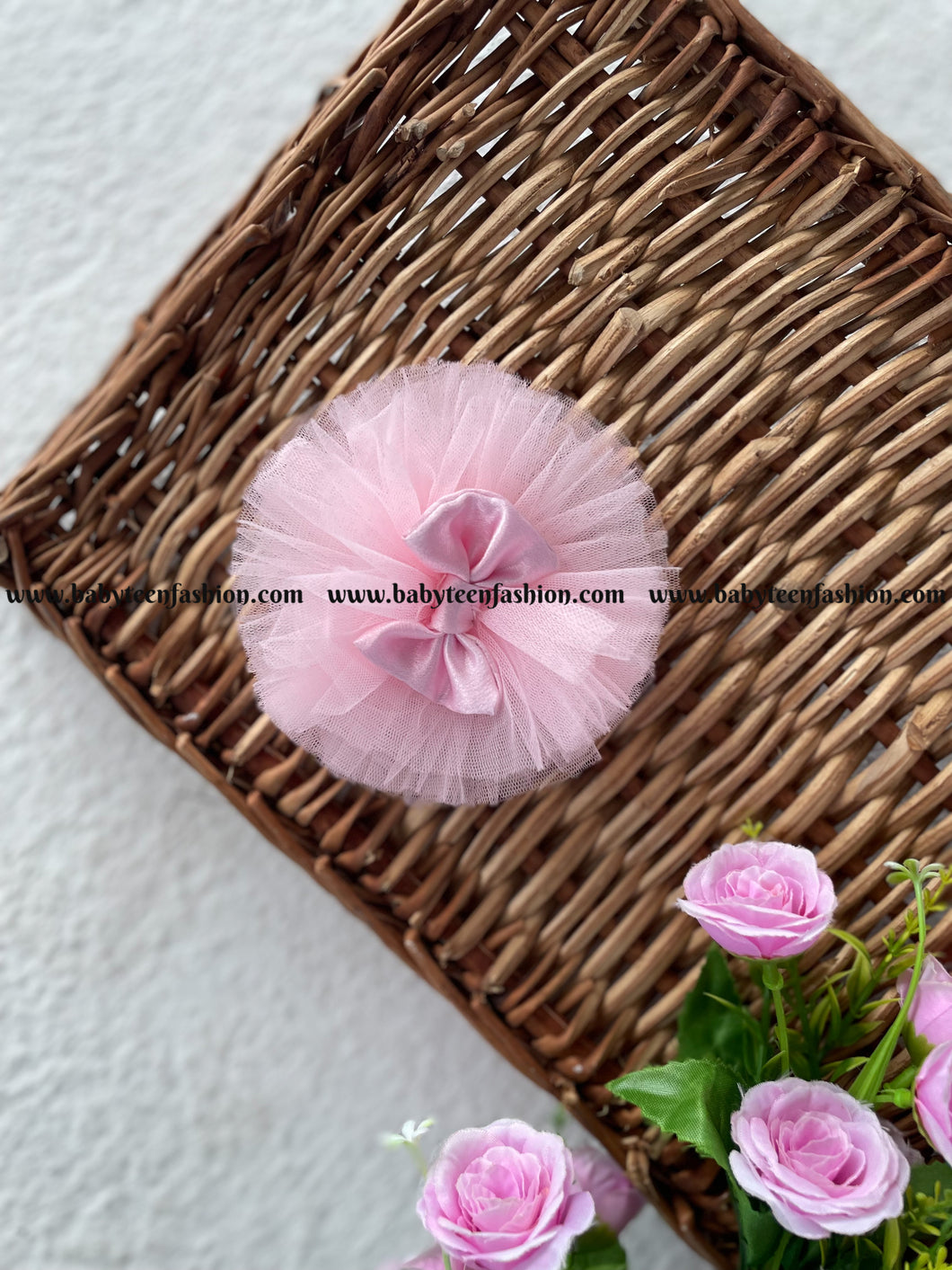 Hairclip with flower and bow
