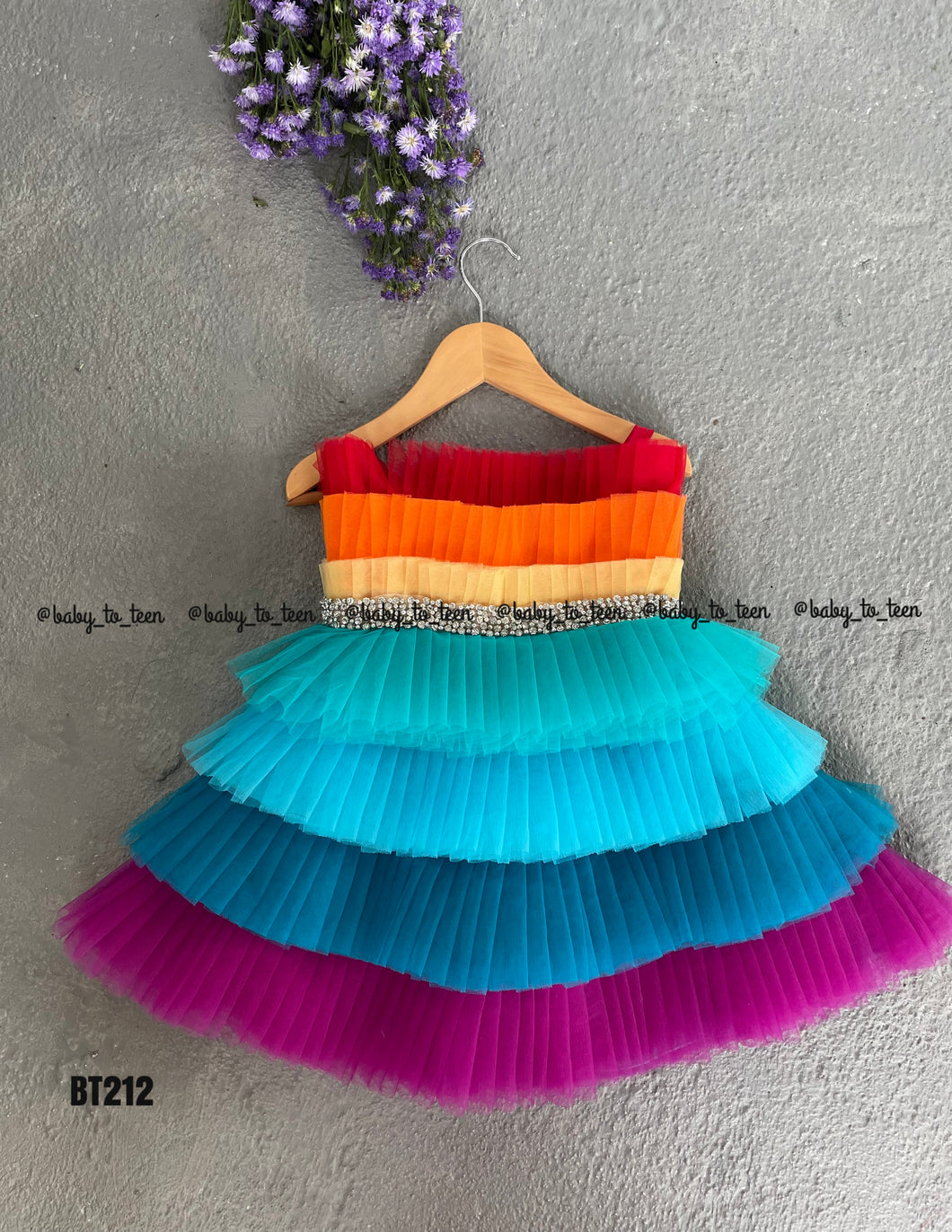 BT212 Rainbow Theme Outfit with Multiple Layer and Hipbelt Highlight
