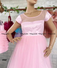 Load image into Gallery viewer, BT567M Mom Gown
