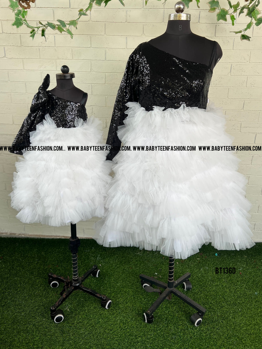 BT1360 Black and White Mom Adult Gown