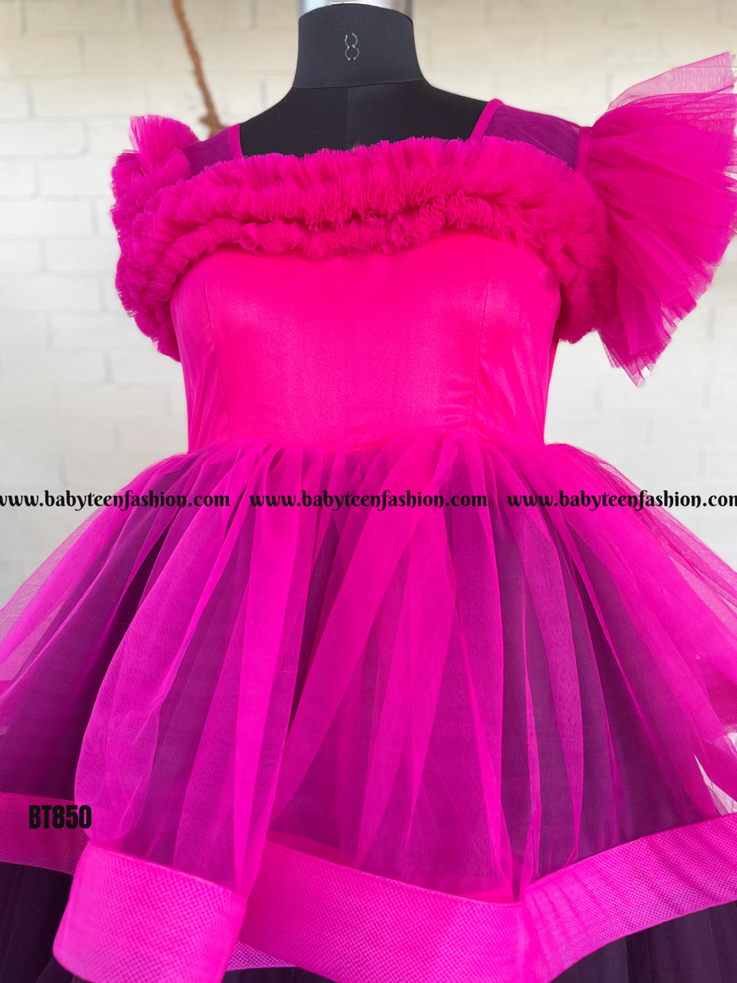 BT850 Adult Gown
