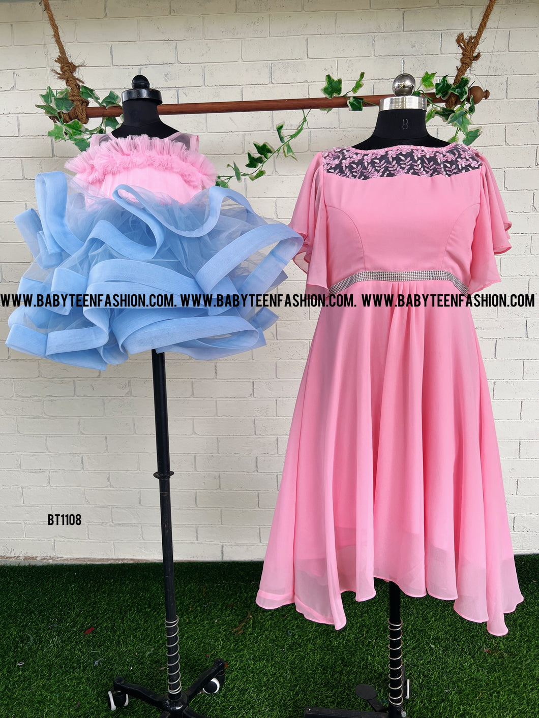 BT1108M Mom Adult Gown
