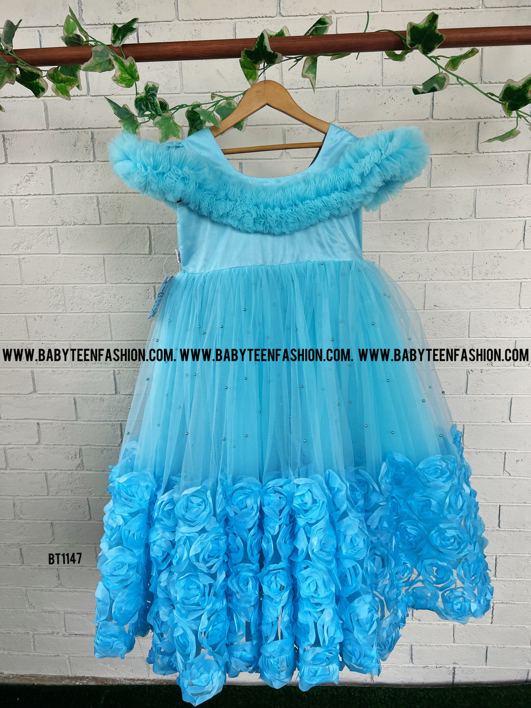 BT1147 Flower Theme Party Wear Gown