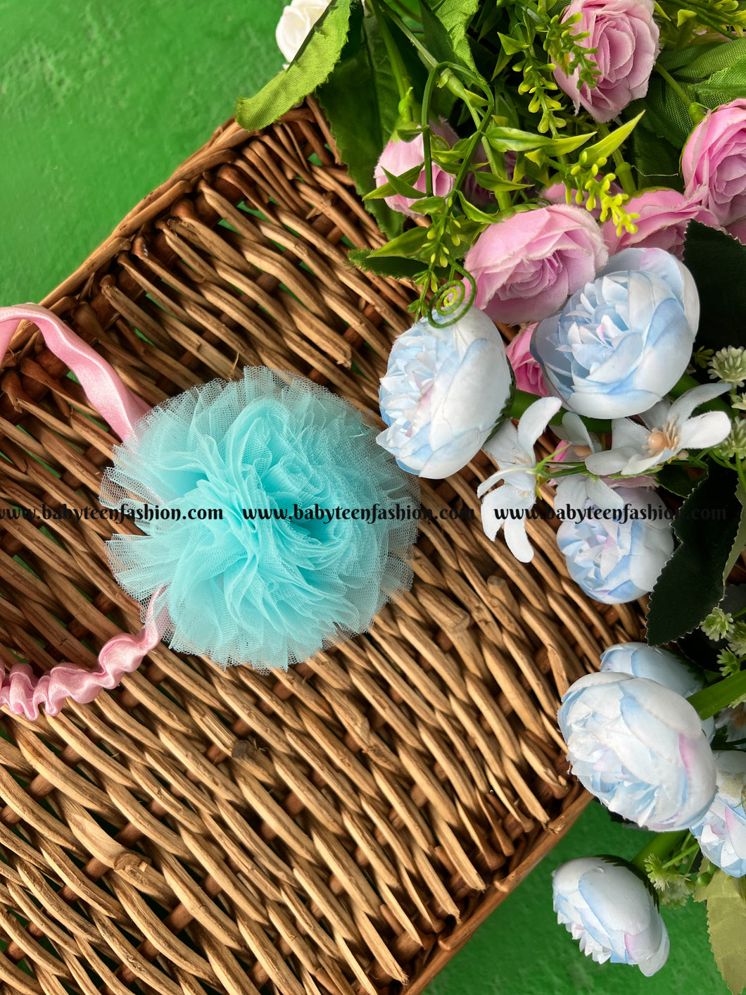 Flower headband wit contrast band